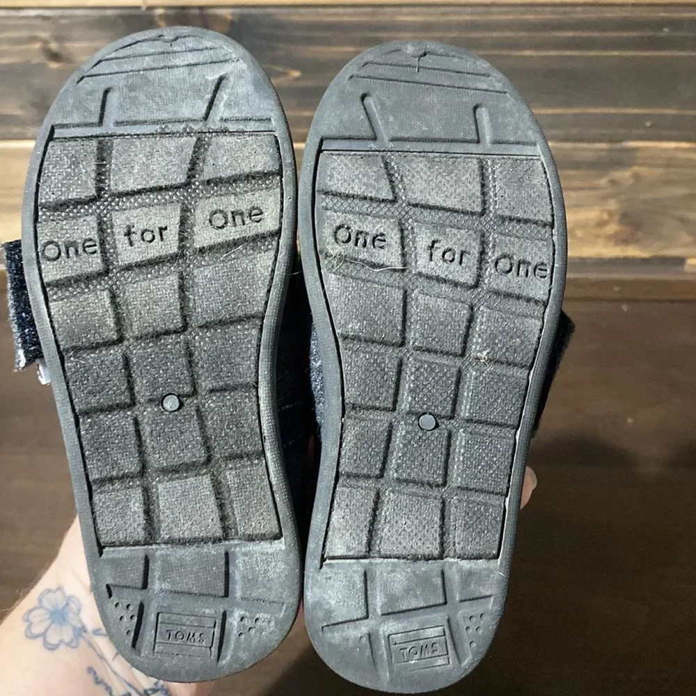 Toms shoes Bimini Gray Blue Tartan Toddler Size 9